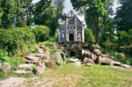Mauzoleum. Tu spoczywa Izabella Działyńska