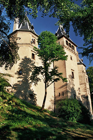 Widok spod wież zachodnich