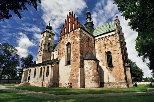 Romańska kolegiata p.w. św. Marcina z XII wieku