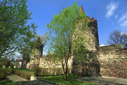 Mury i baszty obronne