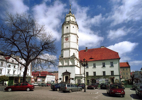 Ratusz częściowo z XVI wieku i rynek
