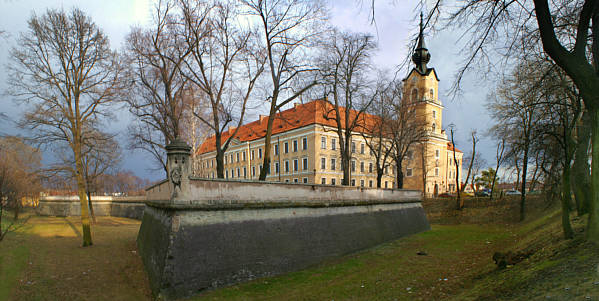 Zamek od strony płn.-zach.