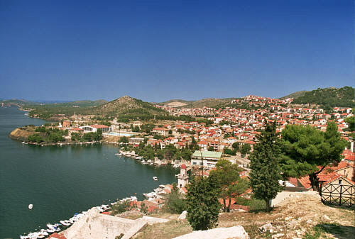 Sibenik (Szybenik) - Widok ze św. Anny na miasto i wybrzeże