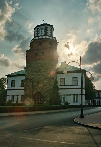 Wieluń - Brama Krakowska, część  ratusza
