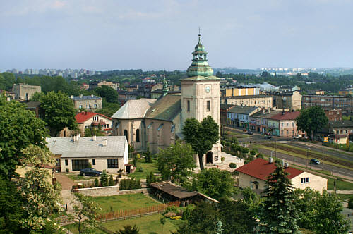 Kościół parafialny pw. św. Trójcy z XIV wieku, obecnie barokowy