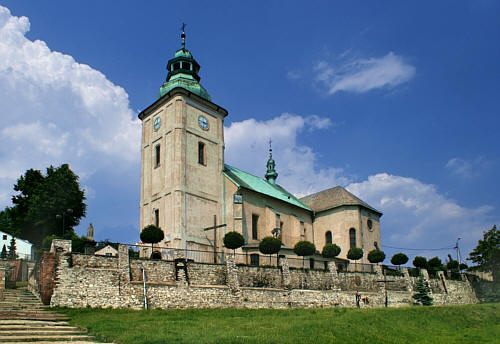 Kościół parafialny pw. św. Trójcy z XIV wieku