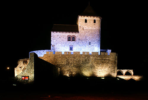 Będzin - Zamek i jego nocne oświetlenie
