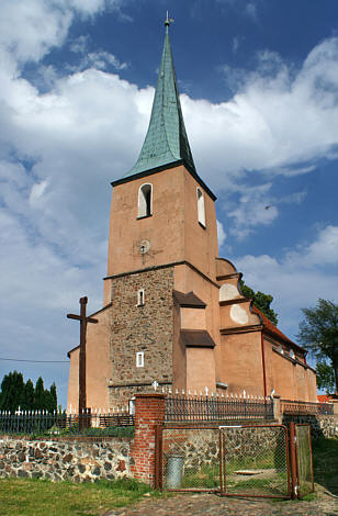 Gotycki kościół w Mojęcicach