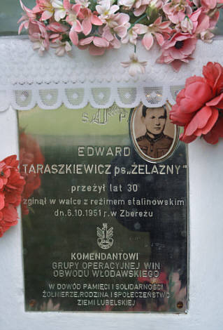 Tablica ku czci 'Żelaznego'