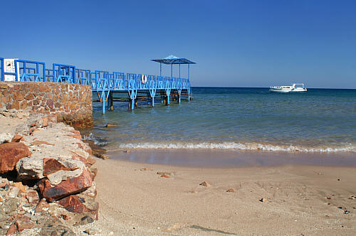 Plaża przy hotelu Menaville