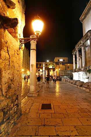 Plac przy katedrze