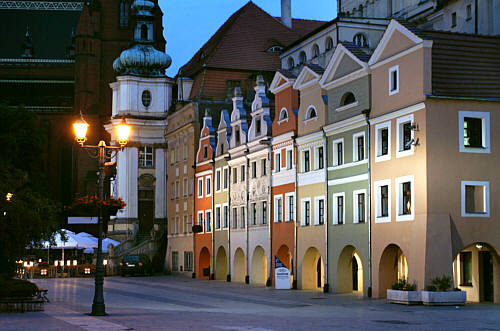 Kamieniczki Śledziowe z XVI wieku nocą