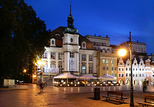 Duży Rynek ze Starym Ratuszem i 'Kamieniczkami Śledziowymi'