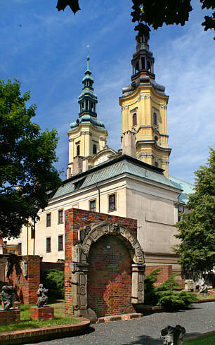 Lapidarium przy kościele św. Jana Chrzciciela
