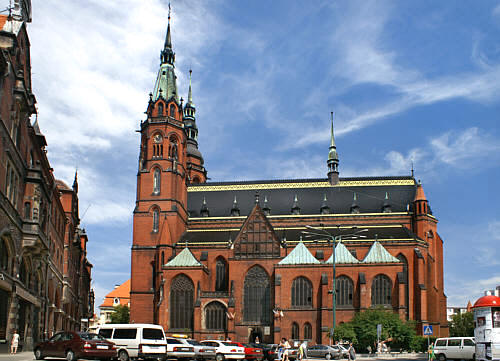 Katedra pw. św. św. Apostołów Piotra i Pawła z XIII wieku 