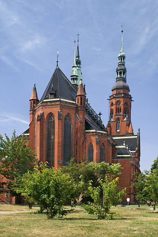 Centrum miasta  - katedra, stary ratusz, współczesna zabudowa