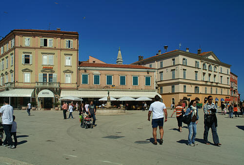 Plac w centrum Rovinja